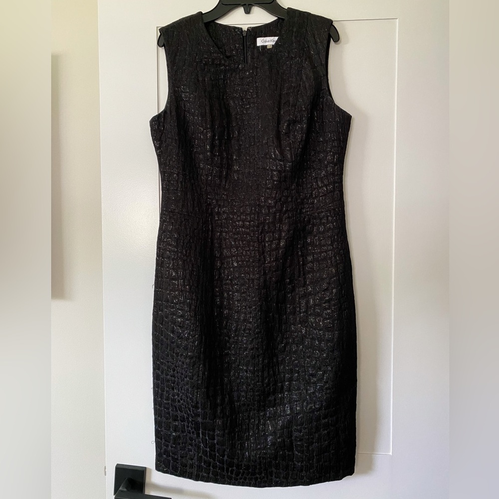 Calvin Klein Black Crocodile/Alligator Print Sleeveless Sheath Dress - Size 6